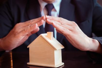 Alex Nabuco dos Santos evidencia como os imóveis se mantêm como refúgio seguro em tempos de instabilidade econômica.